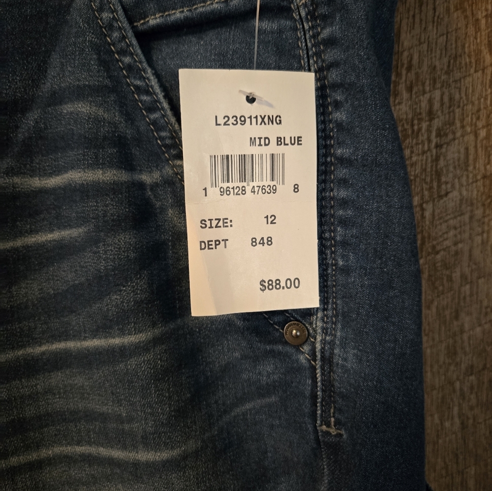 Wit and Wisdom Slim Straight Stretch Denim Jeans - Picture 2 of 7